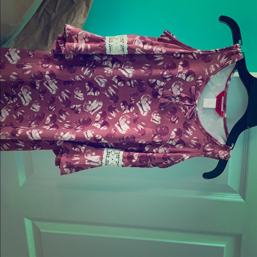 A pink red dress